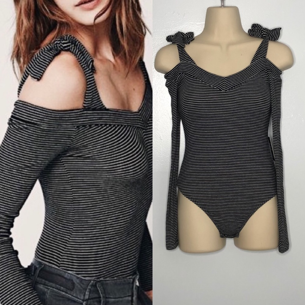 Express black stripe cold shoulder bodysuit S